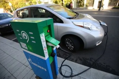 Минпромторг анонсировал запуск производства в РФ нового электромобиля в 2020г