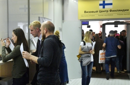 Генконсул: граждане РФ продолжат получать финские визы без затруднений
