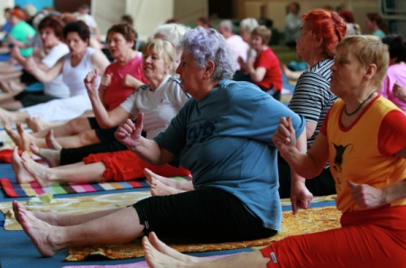 Первый фестиваль йоги для пенсионеров пройдет в подмосковном Домодедово