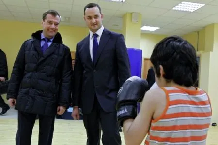 Медведев распорядился провести гослотереи в поддержку бокса