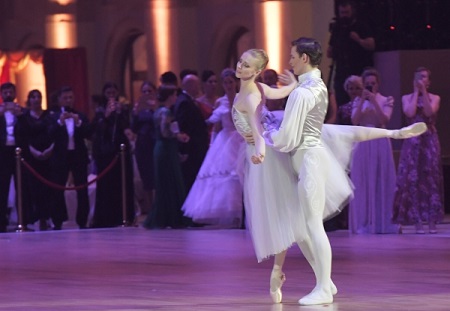 Урок балета проведут артисты Михайловского театра на площади Искусств