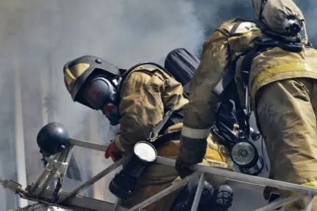 Самогонный аппарат взорвался в одном из домов в Оренбургской области, есть пострадавшие