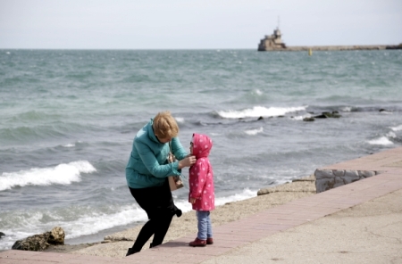 Шквалистый ветер не стихает в Крыму