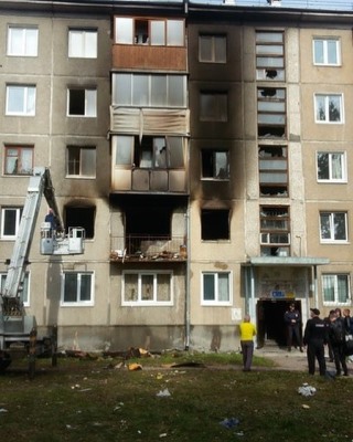 Режим ЧС ввели в иркутском Ангарске из-за угрозы обрушения подъезда после взрыва газа