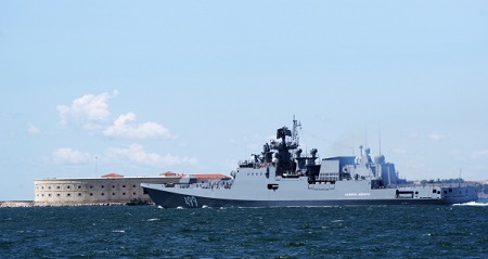 Фрегат "Адмирал Макаров" отправился в дальнее плавание по Средиземному морю