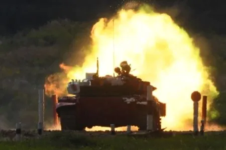 Минобороны РФ сообщило о закупке танков Т-90 последней модификации