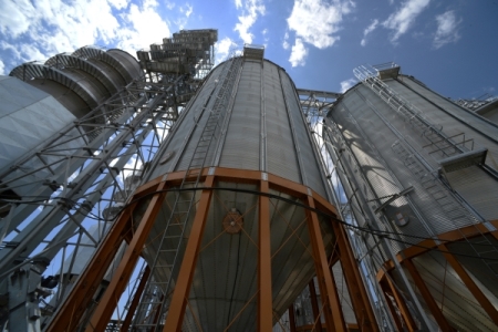 Омская область намерена построить в порту Сабетта элеватор для экспортного зерна