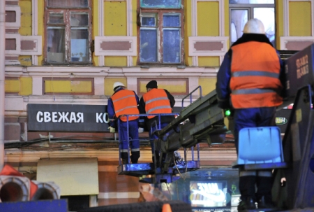 Рекламные конструкции демонтируют во Владивостоке после поручения Трутнева