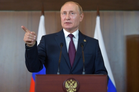 Путин видит риски для транзита газа через Украину