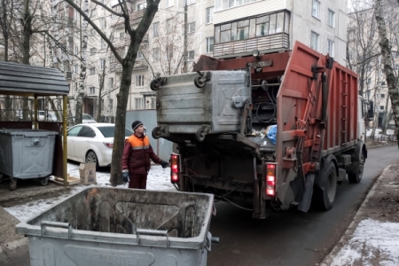 В Томске хотят штрафовать водителей, чьи машины мешают проезду мусоровозов