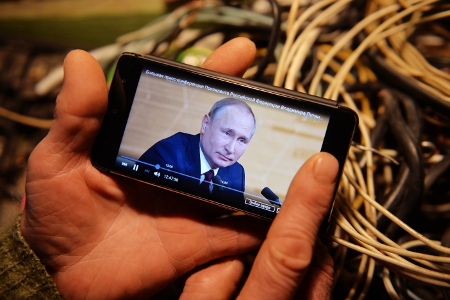 Путин: Россия не собирается "закрывать" интернет