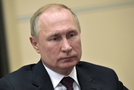 Путин требует, чтобы поправки в Конституцию РФ не затронули ее первую и вторую главы