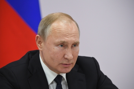 Путин: поправки в Конституцию направлены на укрепление роли гражданского общества и регионов