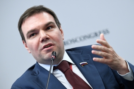 Ушедший в аппарат правительства РФ Левин обещает эффективное взаимодействие с парламентом
