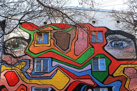 Более 200 граффити нанесут на фасады столичных зданий