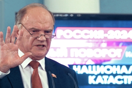 Зюганов: пожизненный статус сенаторов в РФ могли бы получать люди масштаба Примакова