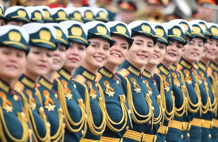 Шойгу: в Вооруженных силах РФ служат 44 полковника-женщины