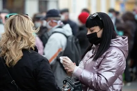 В Саратове в очередях за спецпропусками стоят сотни людей