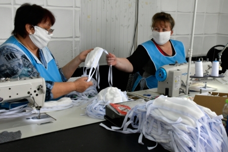 Производство многоразовых защитных масок запустили в Карачаево-Черкесии