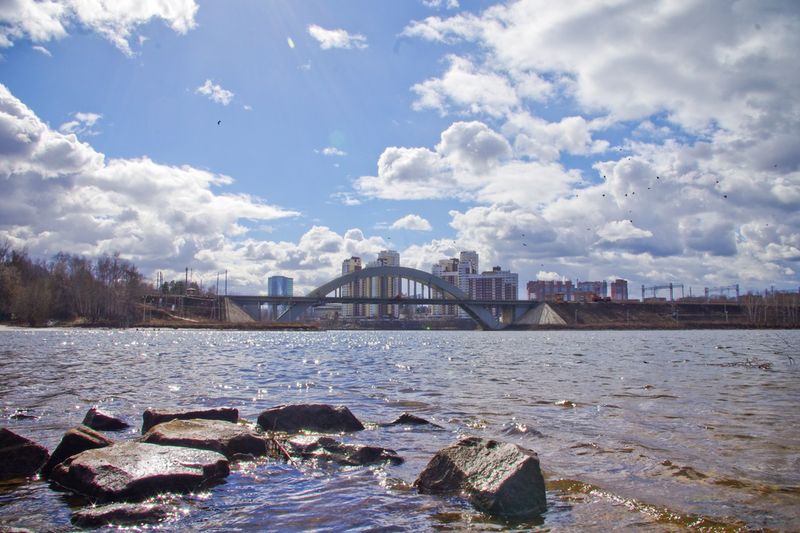 Деревянные пешеходные мосты построят на реке Яуза в Москве