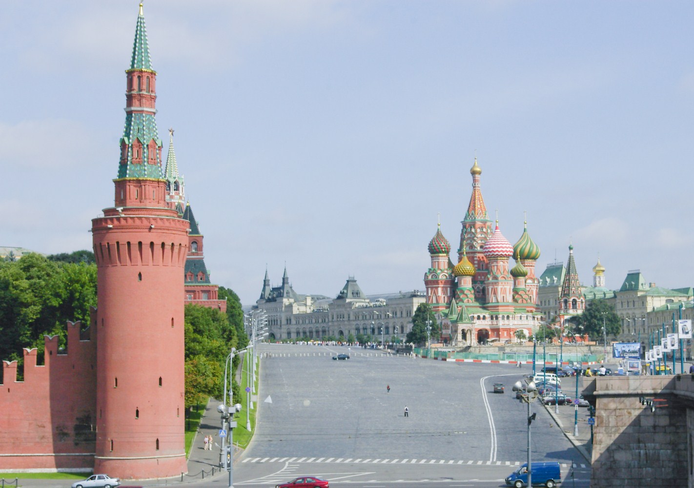 Выход из Кремля через Спасские ворота откроют после 9 мая