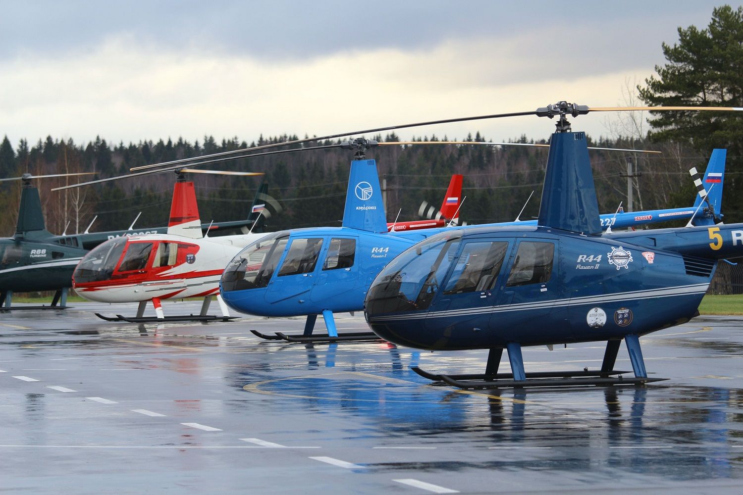 В РФ началась продажа билетов на чартерные вертолетные перевозки