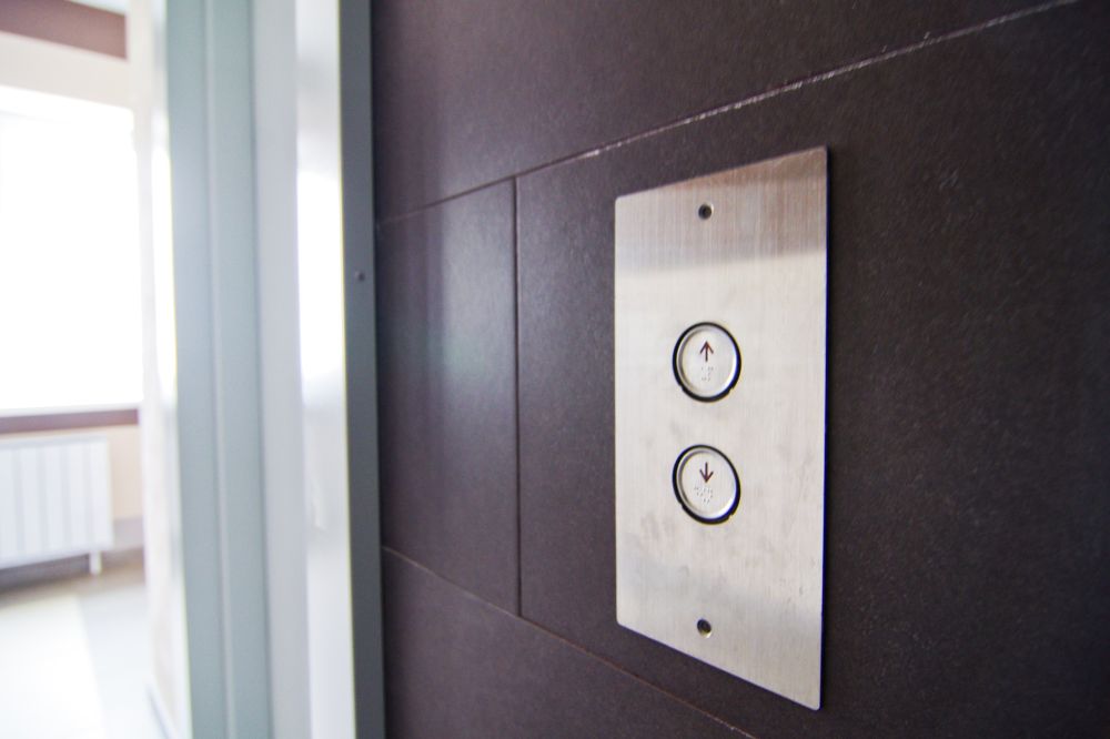 Работы по замене лифтов в многоквартирных домах завершаются в Люберцах