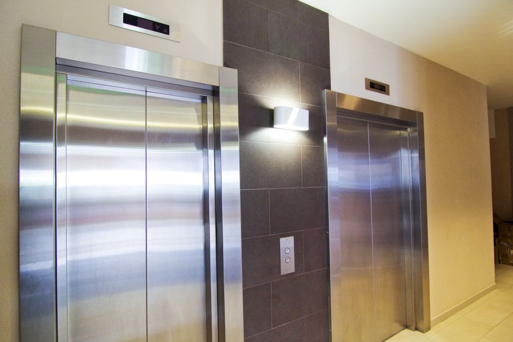 Более 3,2 тыс. лифтов заменят в Москве в этом году