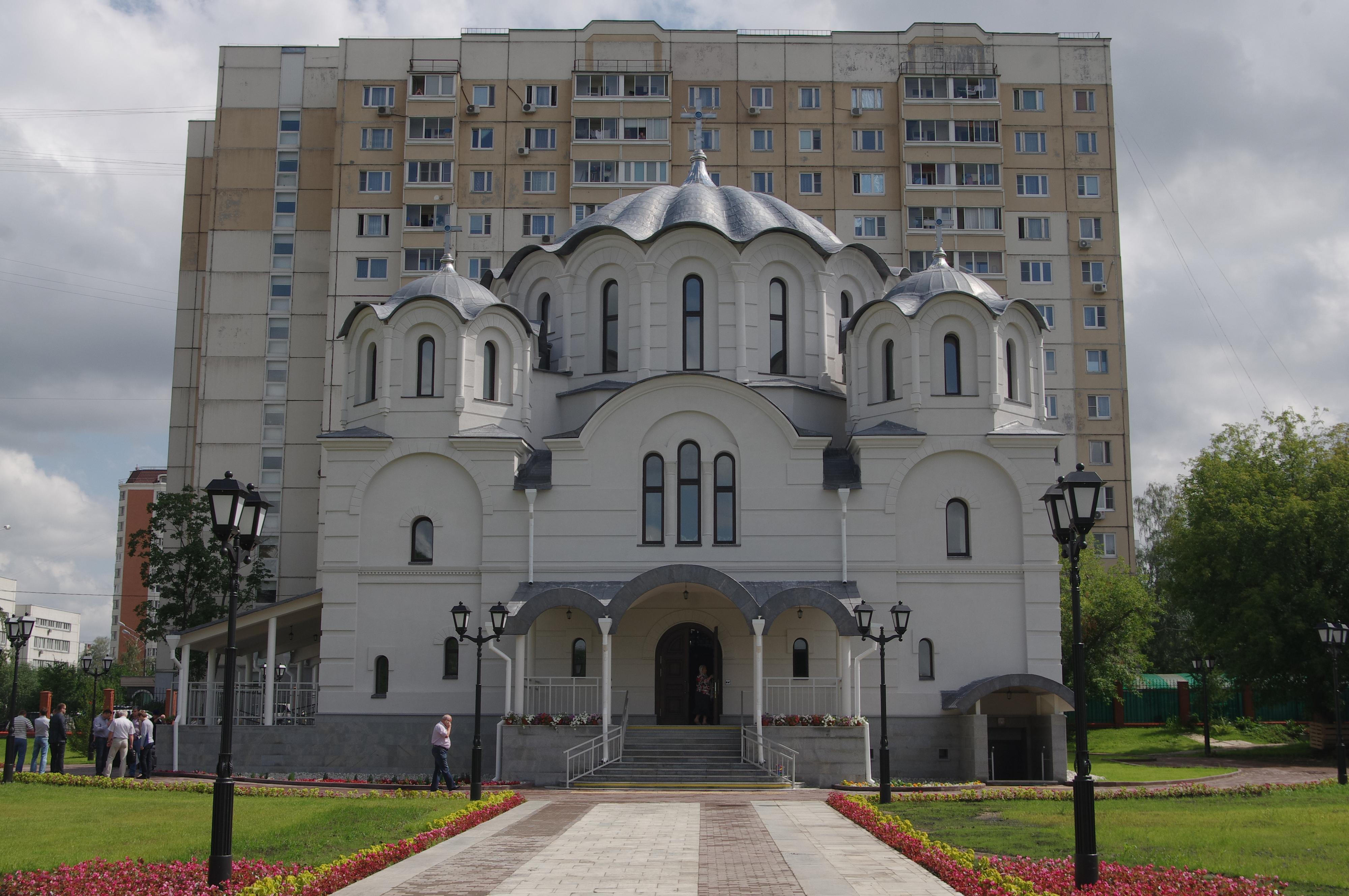 Более 60 храмов введут в Москве к концу года в рамках "программы-200"