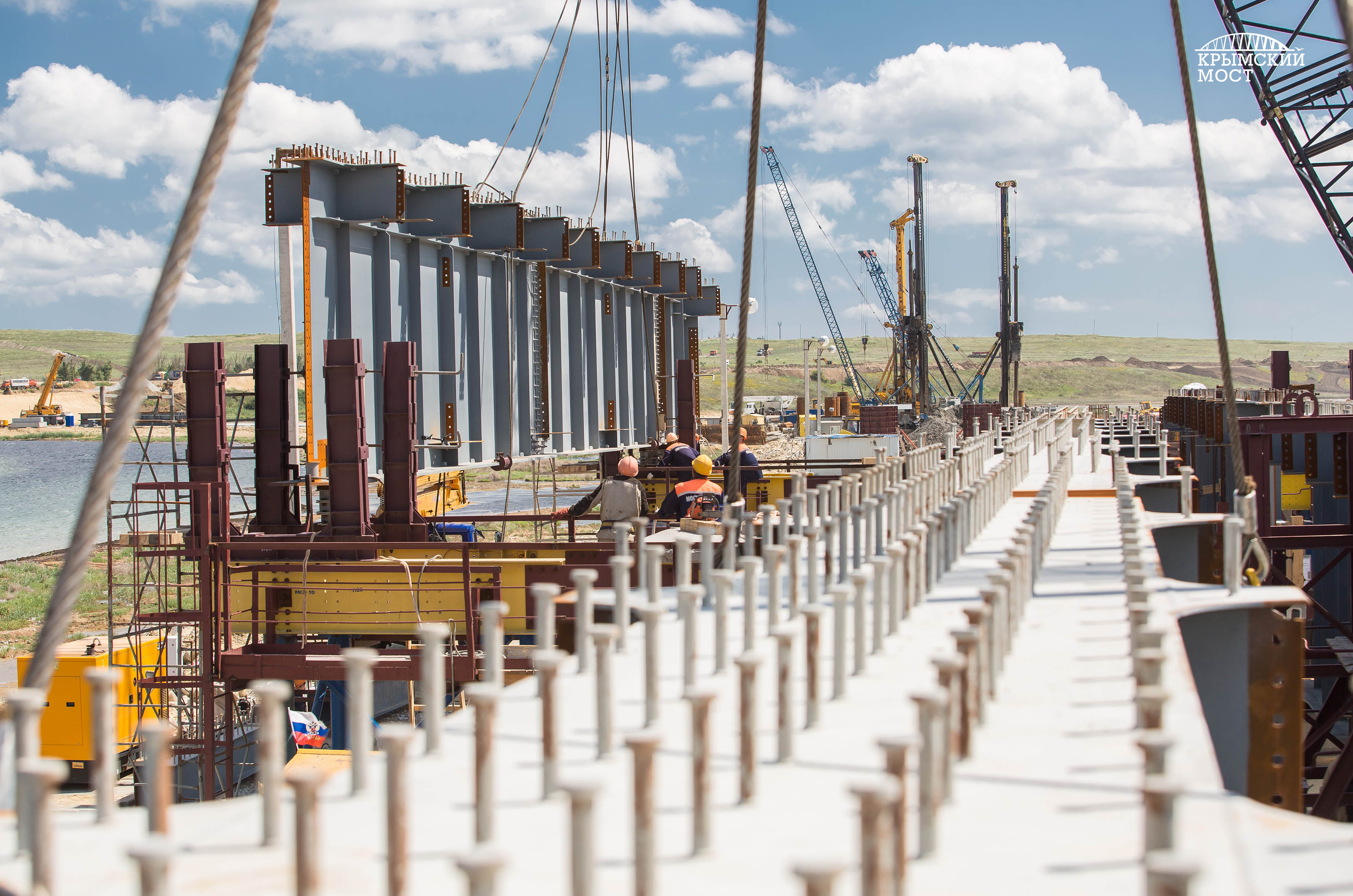 Стартовало строительство судоходной части Керченского моста