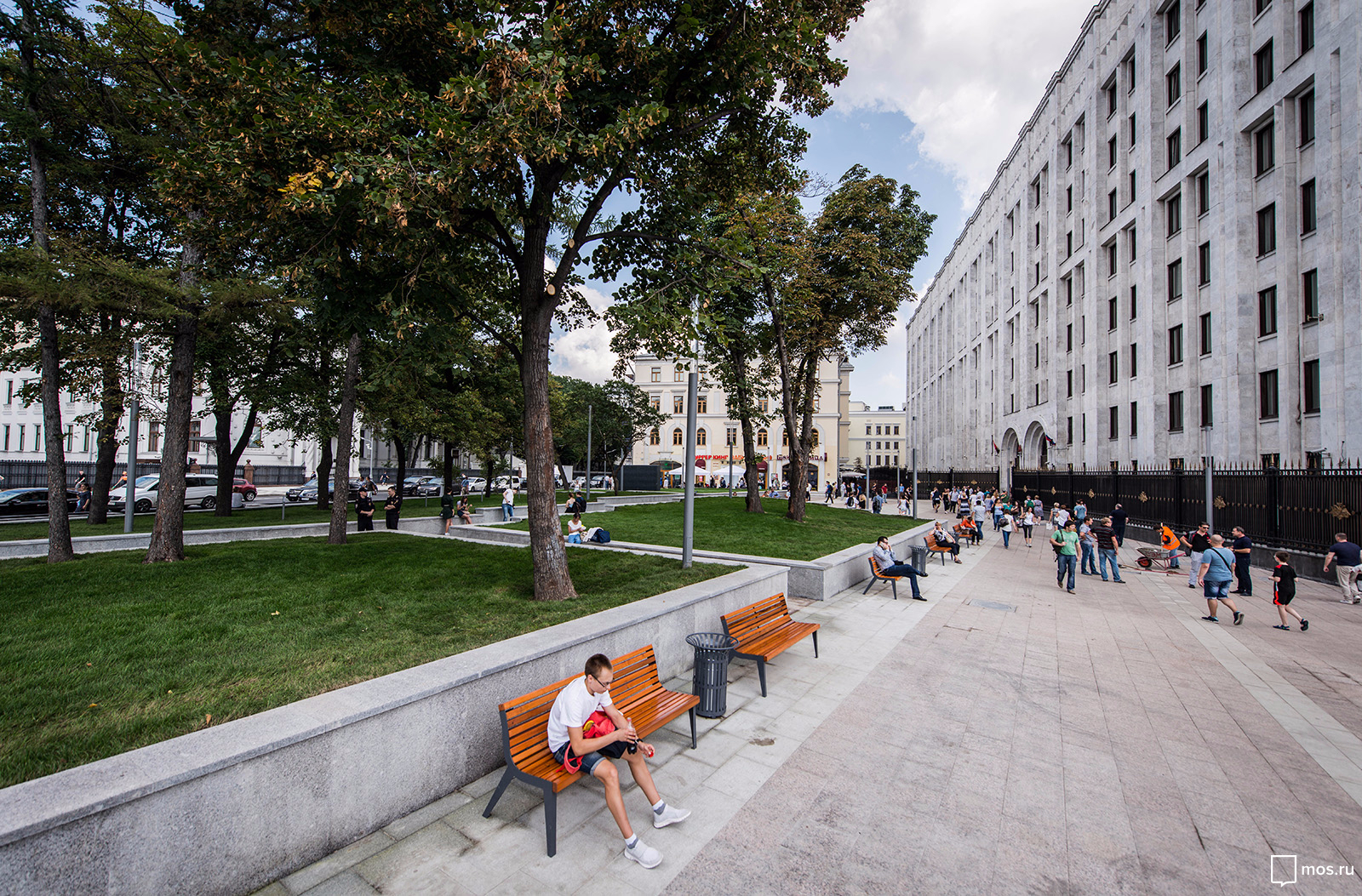 Свыше 270 км обустроенных пешеходных пространств появилось за три года в Москве