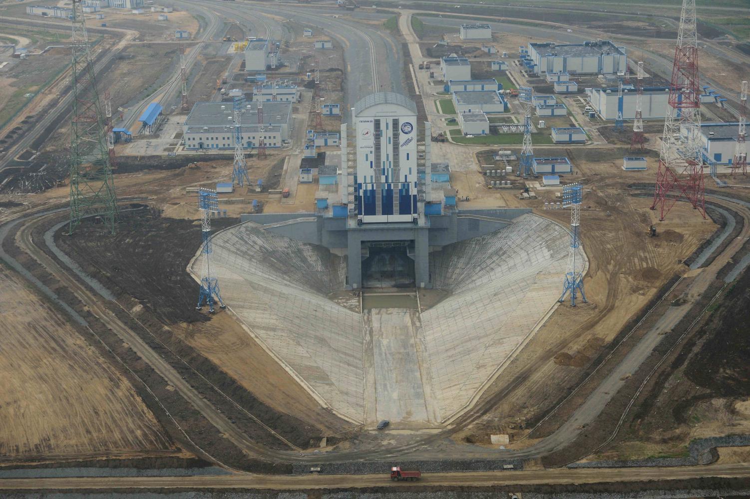 Заместитель Шойгу проверил ход строительства космодрома "Восточный"
