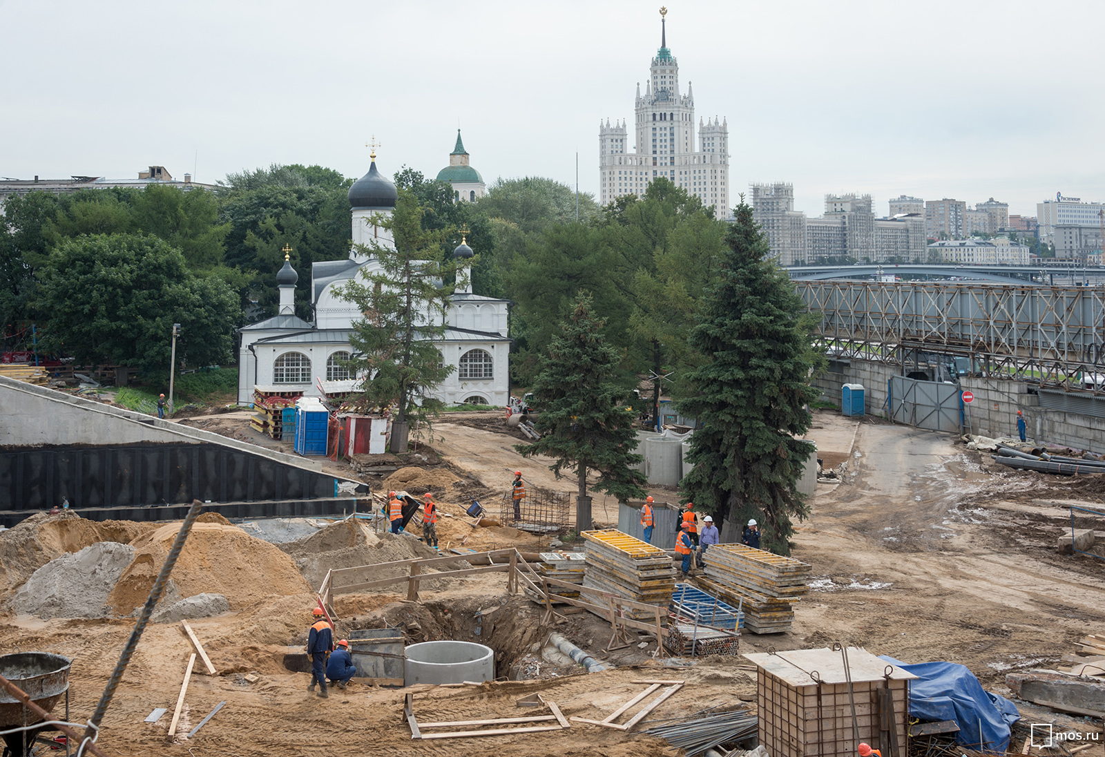 Реставрация церквей в районе "Зарядья" завершится к концу года - патриарх