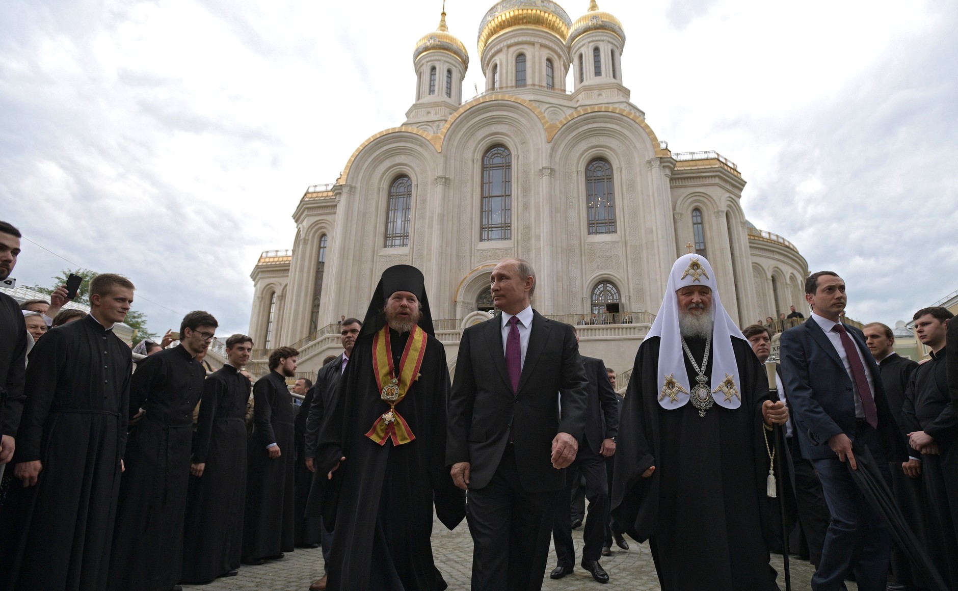 Патриарх Кирилл освятил новый храм на территории Сретенского монастыря