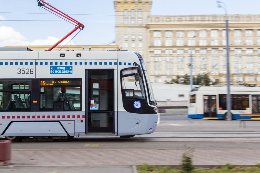 Сбой в движении трамваев на северо-западе Москвы привел к серьезным пробкам