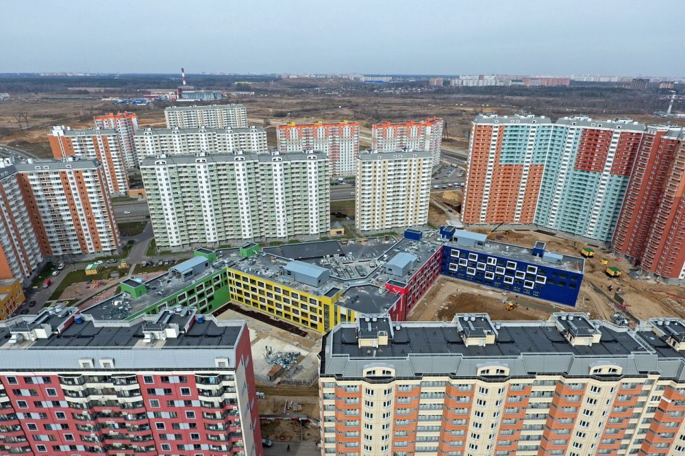 Путин призвал продумать меры по госучастию в создании инфраструктуры новых жилых районов
