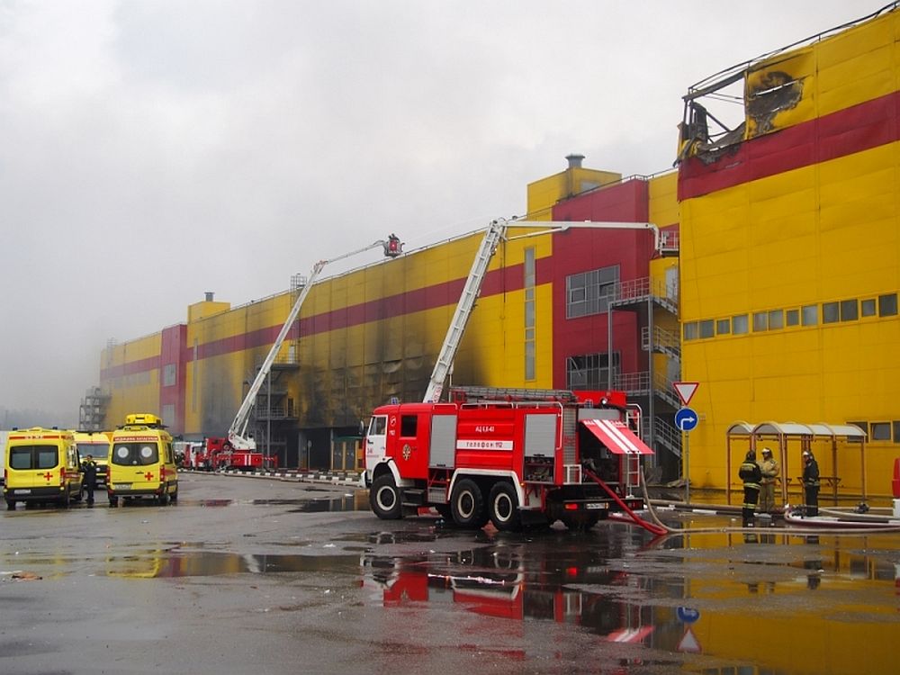 Пожары в 12 торгово-развлекательных центрах произошли за месяц в России