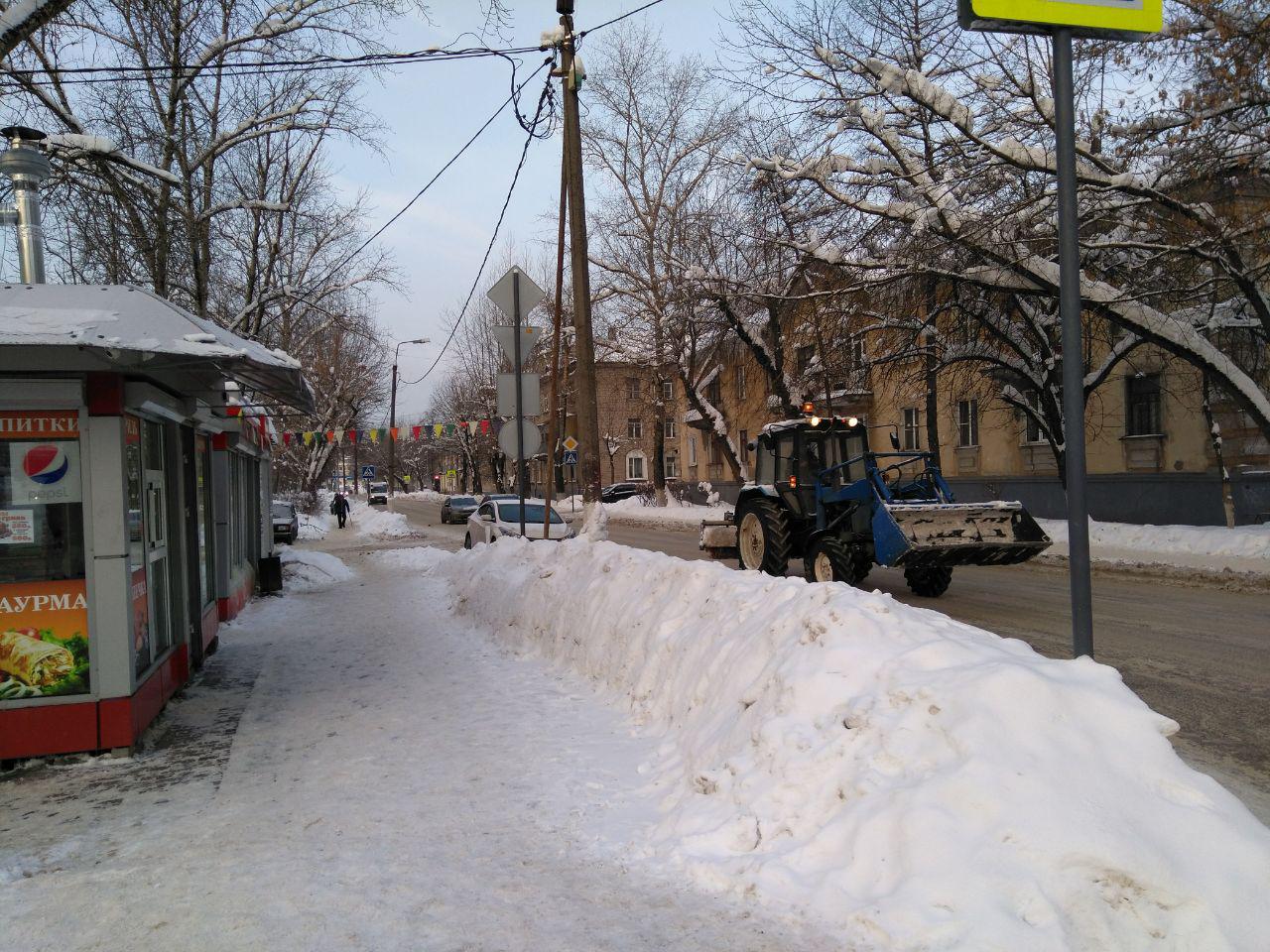 Более 17,5 тыс. км дорог очистили за сутки от снега в Подмосковье