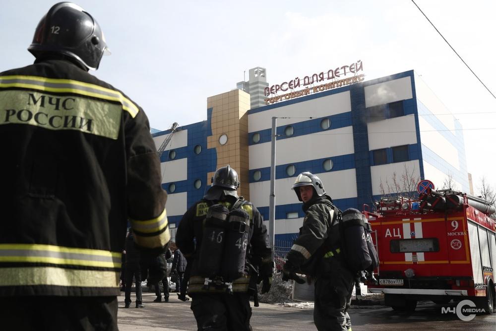 Очаг пожара в ТЦ "Персей" находился на складах ткацкой фабрики