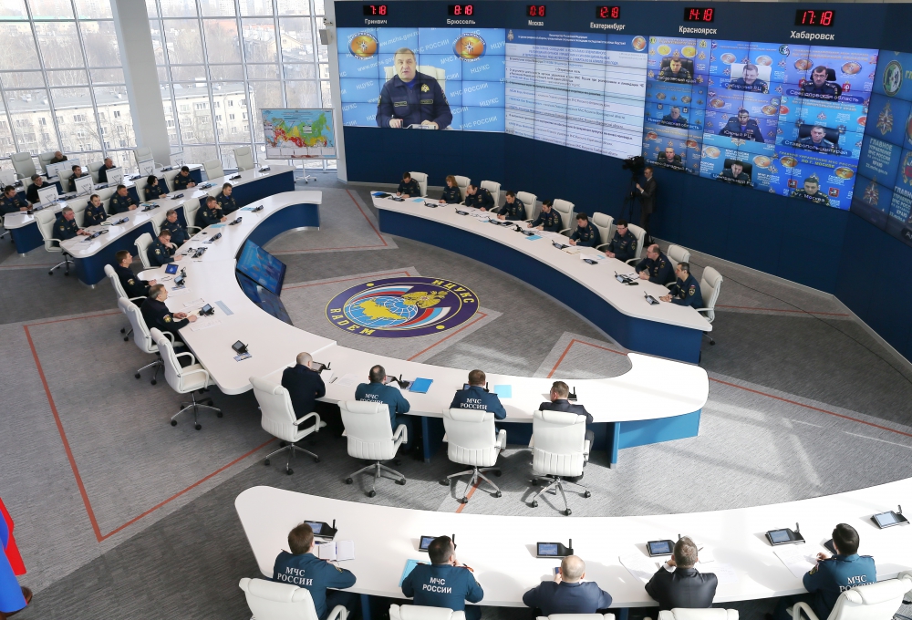 Глава МЧС пообещал лучших адвокатов арестованному кемеровскому пожарному
