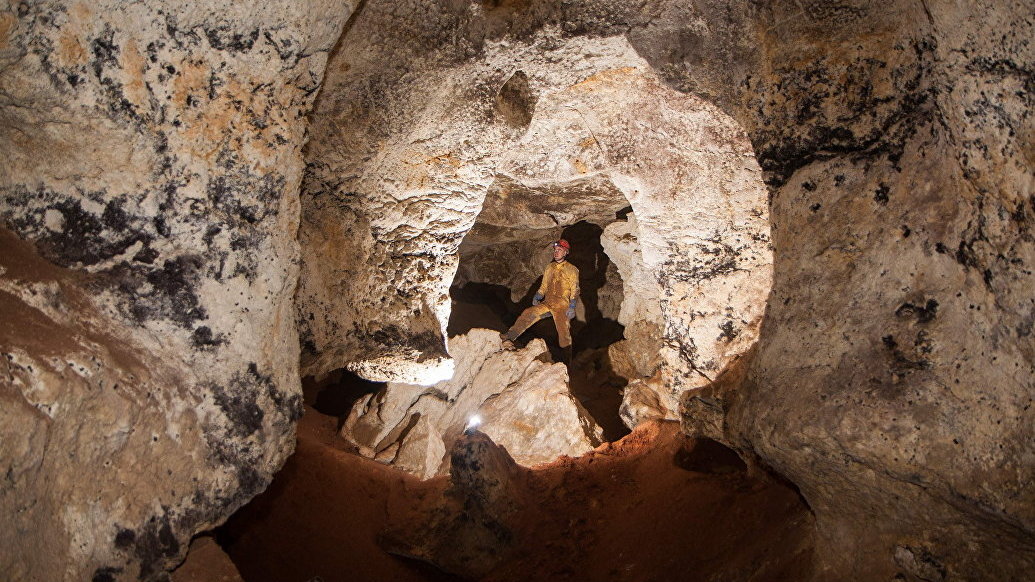 Карстовая пещера встала на пути строителей трассы "Таврида"