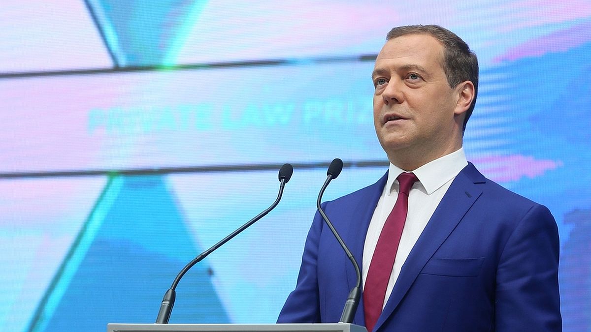 Медведев назвал оптимистичной ситуацию с ипотечными ставками в России