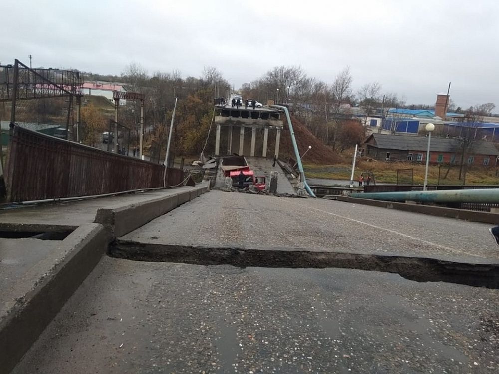 Уголовное дело о халатности возбуждено по факту обрушения моста через Транссиб