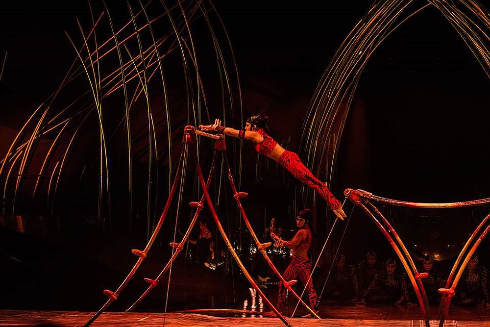 Песков: Кремль не будет вмешиваться в дискуссию о площадке Cirque du Soleil