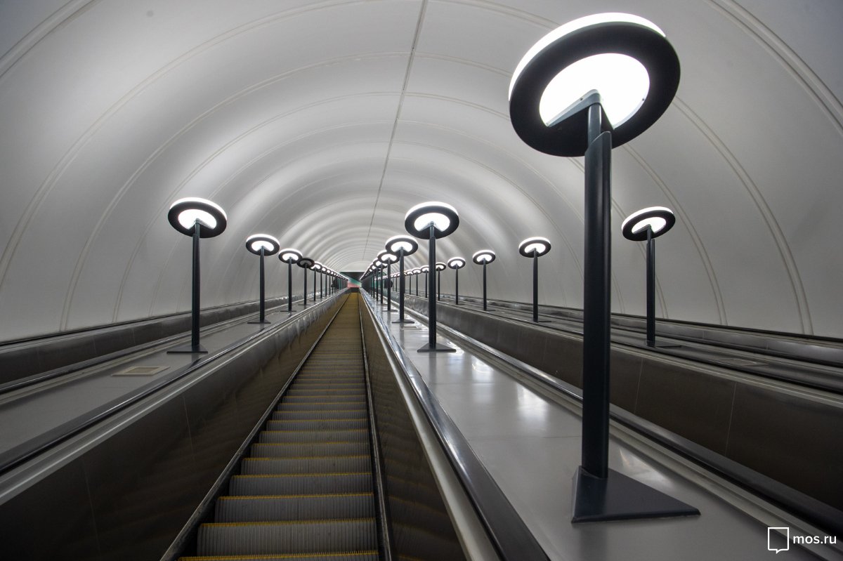 В Москве смонтированы конструкции самого длинного эскалатора метро