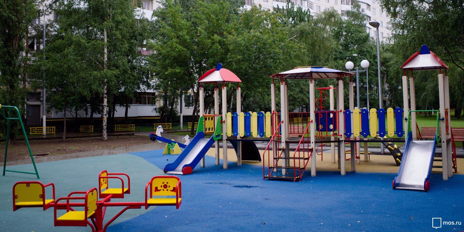 Регионы РФ с самыми опасными детскими площадками определят к концу года