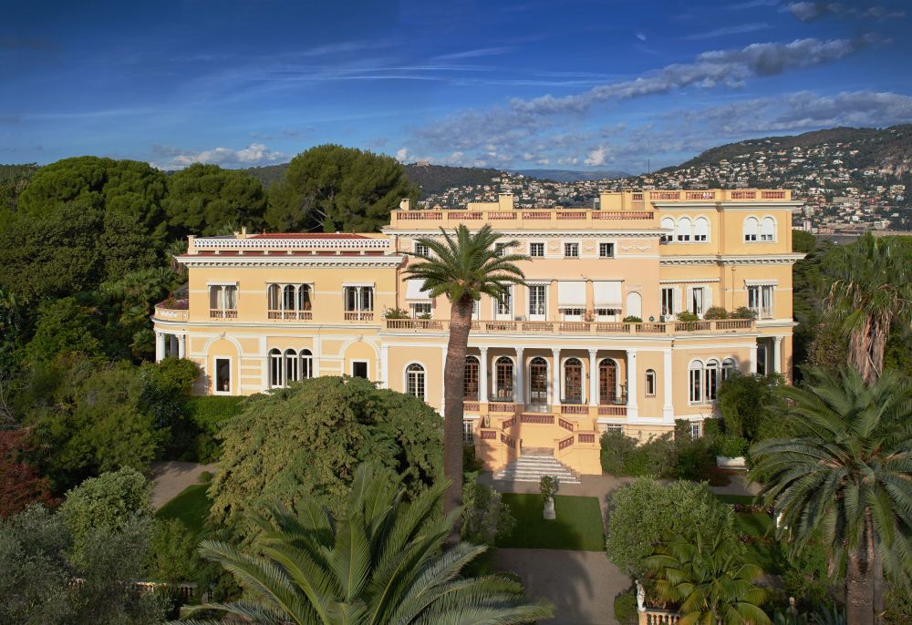 Историческое поместье во Франции продано за $220 млн