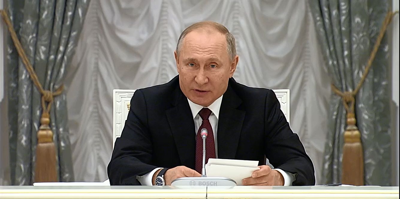 Путин отметил положительную динамику ввода жилья в условиях реформирования отрасли