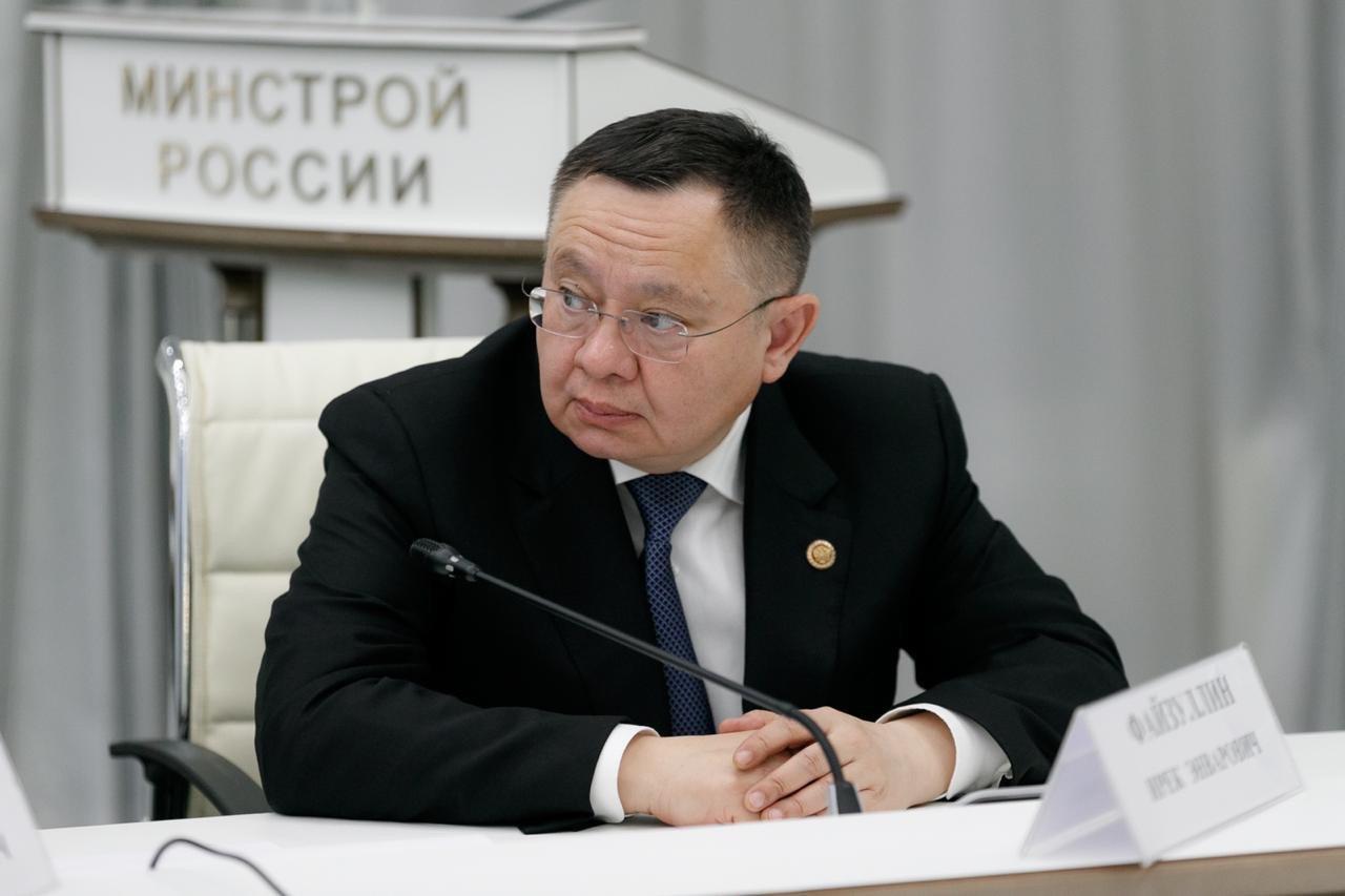 Глава Минстроя РФ Файзуллин задекларировал 73,2 млн рублей дохода и микросамолет