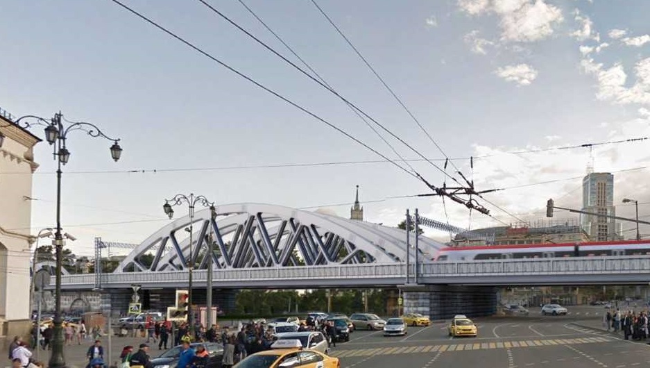 В районе Комсомольской площади реконструируют путепроводы и автомобильные проезды